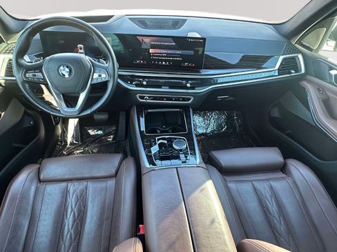 Used 2025 BMW X5 xDrive50e image 7
