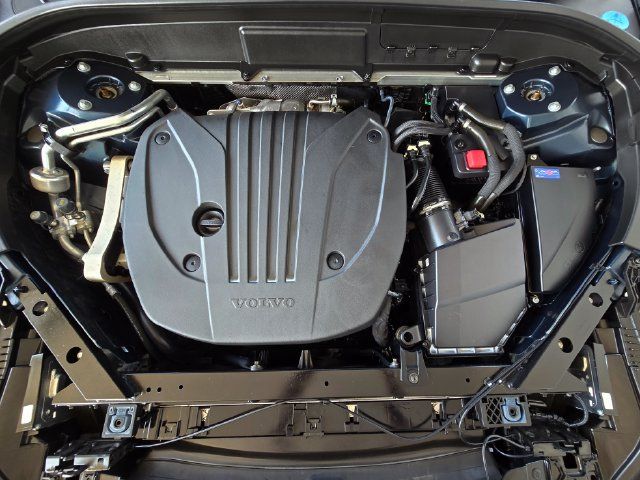 Used 2023 Volvo XC60 B5 Plus AWD/4WD image 23