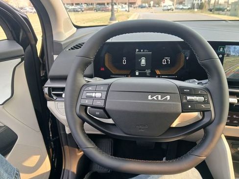 New 2026 Kia Sportage EX FWD image 32