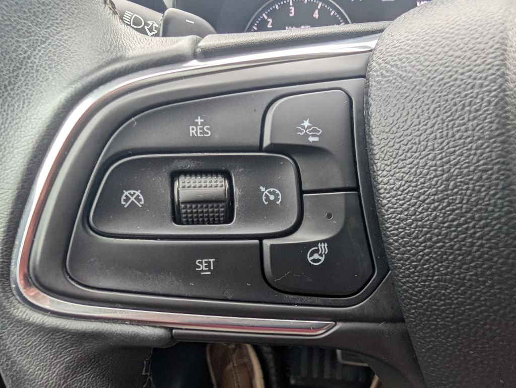 Used 2023 Buick Envision Essence w/ Technology Package I AWD/4WD image 17