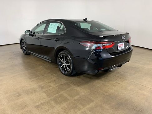 Used 2023 Toyota Camry SE image 31