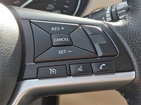 Used 2020 Nissan Rogue SV image 21