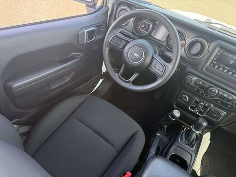 Used 2023 Jeep Gladiator Sport image 27