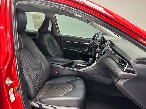 Used 2019 Toyota Camry SE w/ Protection Package (Q2) FWD image 10