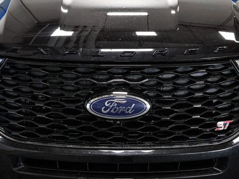 Used 2023 Ford Explorer ST w/ Equipment Group 401A AWD/4WD image 13