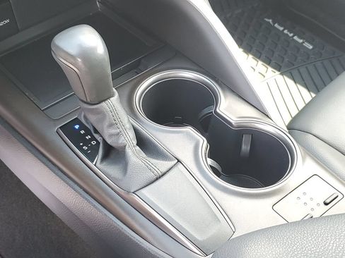 Used 2024 Toyota Camry SE FWD image 18