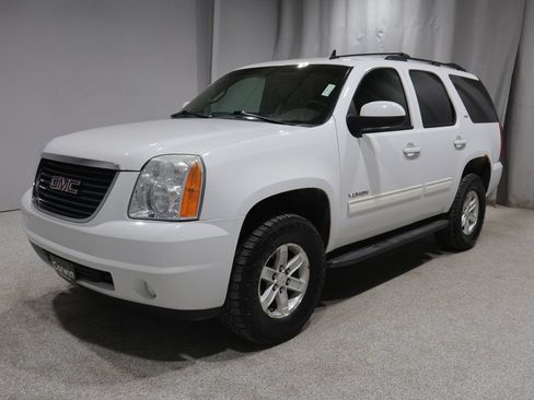 Used 2013 GMC Yukon SLT w/ SLT-2 Equipment Package AWD/4WD image 6