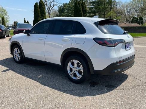 Used 2025 Honda HR-V LX image 3