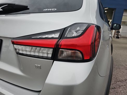 Used 2025 Mitsubishi Outlander Sport ES AWD/4WD image 32