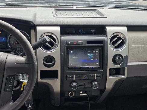 Used 2010 Ford F150 XLT image 11