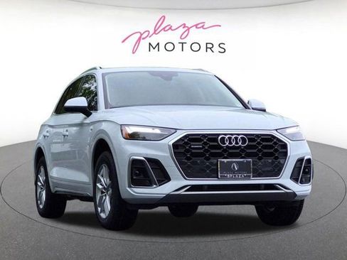 Certified 2023 Audi Q5 2.0T Premium w/ Convenience Package AWD/4WD image 3