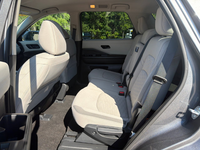 Used 2024 Nissan Pathfinder SV AWD/4WD image 17
