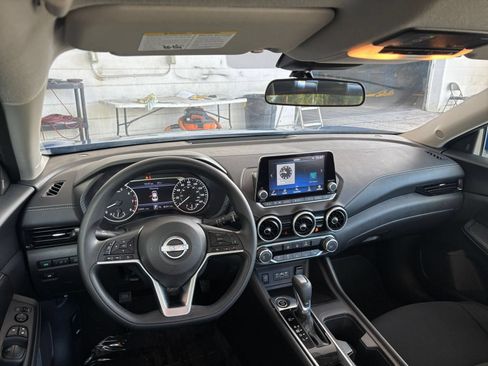 Used 2025 Nissan Sentra SV FWD image 30