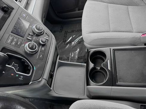 Used 2015 Toyota Sienna LE FWD image 16