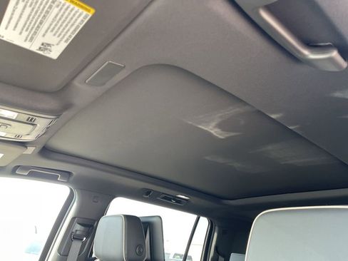 New 2025 Chevrolet Suburban Premier AWD/4WD image 22