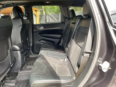 Used 2015 Jeep Grand Cherokee SRT w/ Luxury Group II AWD/4WD image 17