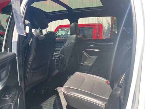 Used 2019 RAM 1500 Laramie w/ Sport Appearance Package AWD/4WD image 10