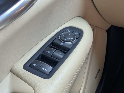 Used 2017 Cadillac XT5 FWD image 22