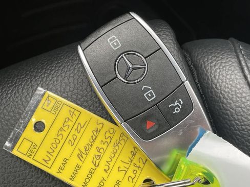 Used 2022 Mercedes-Benz EQB 350 4MATIC image 29