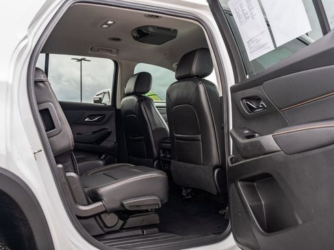 Used 2021 Chevrolet Traverse RS FWD image 14