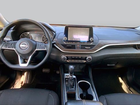 Used 2023 Nissan Altima 2.5 SV FWD image 16