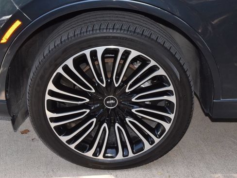 Used 2023 Lincoln Aviator Black Label AWD/4WD image 39