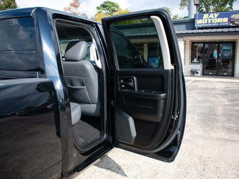 Used 2013 RAM 1500 Express image 37