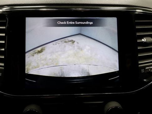 Used 2020 Jeep Grand Cherokee Altitude image 2