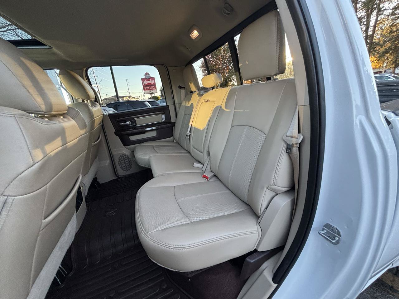 Used 2018 RAM 1500 Laramie w/ Convenience Group AWD/4WD image 11