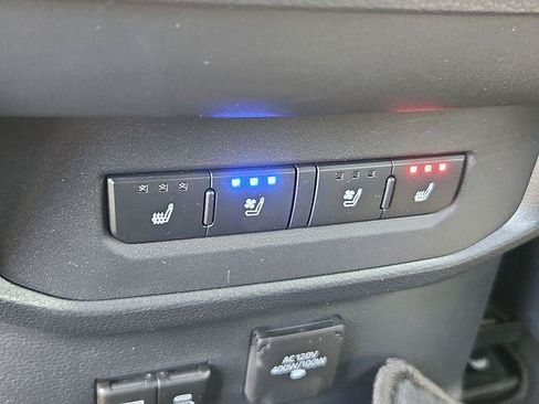 Certified 2023 Toyota Tundra Capstone AWD/4WD image 11