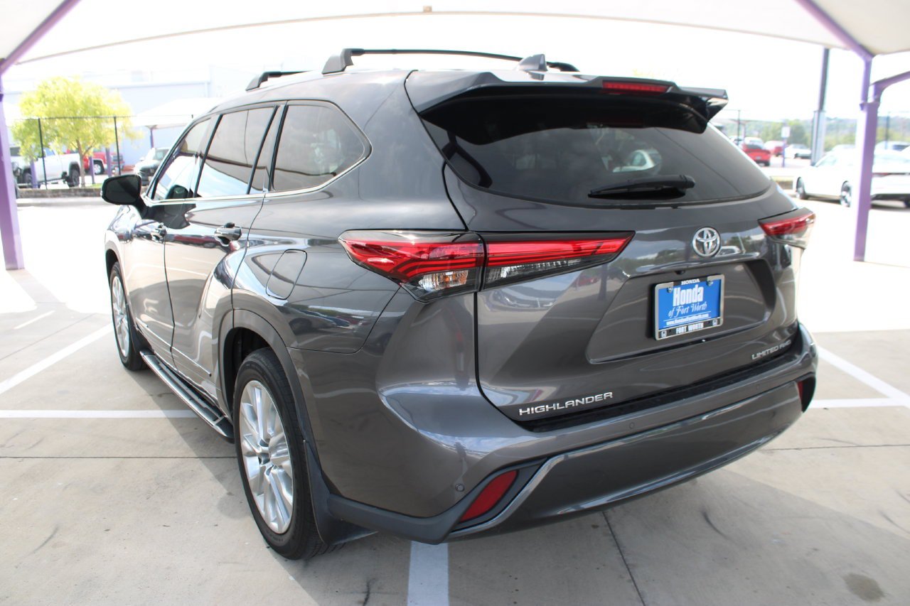 Used 2023 Toyota Highlander Limited AWD/4WD image 3