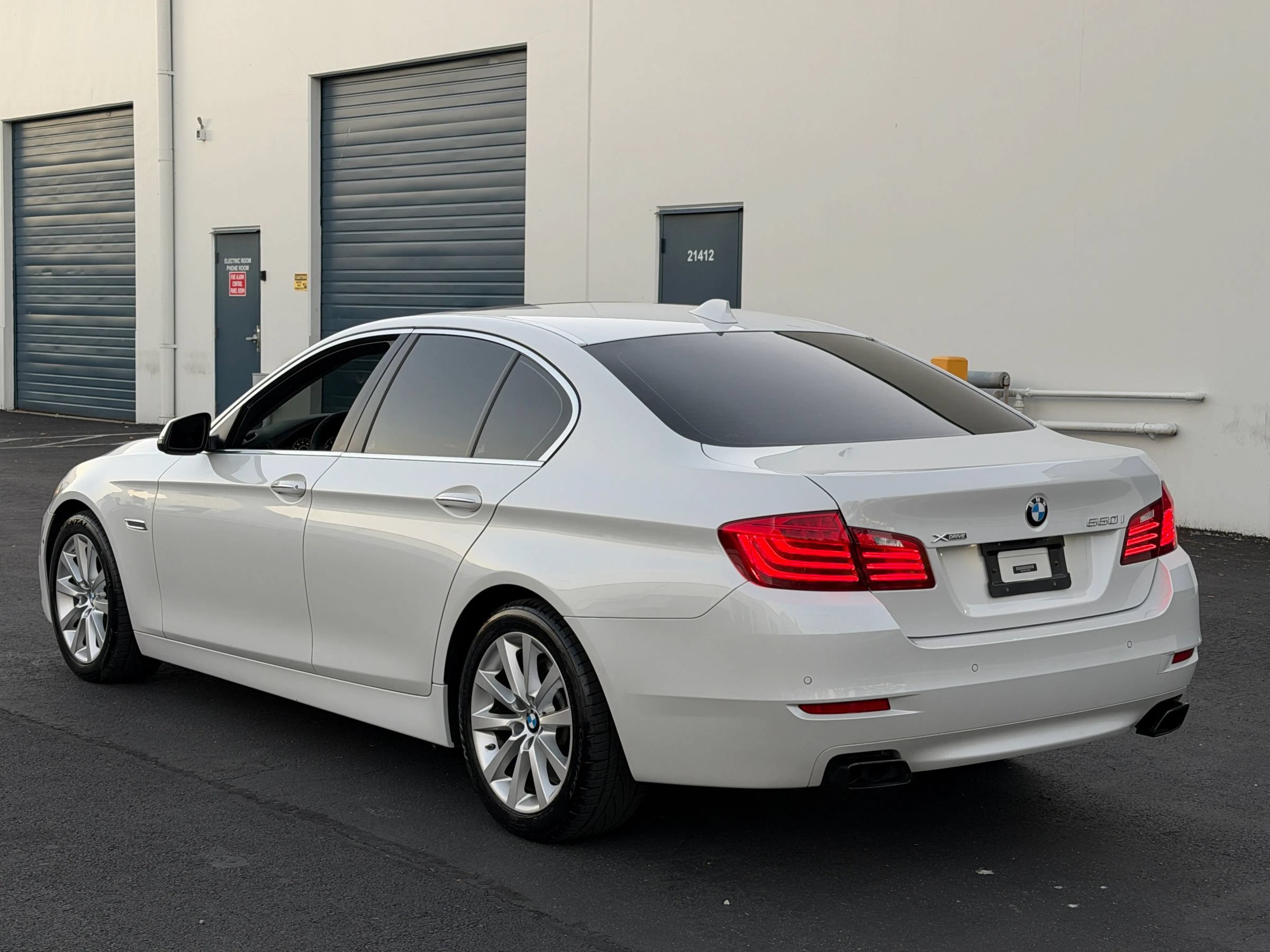 Used 2014 BMW 550i xDrive Sedan AWD/4WD image 3