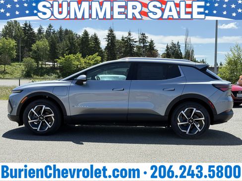 New 2026 Chevrolet Equinox EV LT FWD image 2