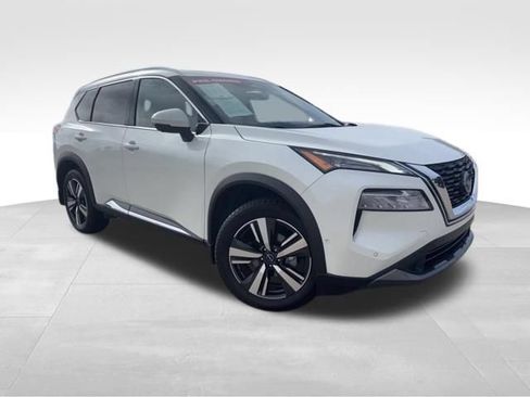 Used 2023 Nissan Rogue SL w/ SL Premium Package FWD image 2