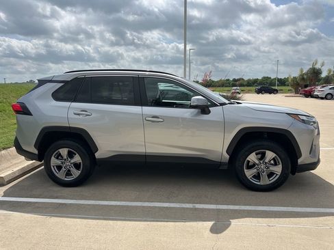 Used 2025 Toyota RAV4 XLE image 7