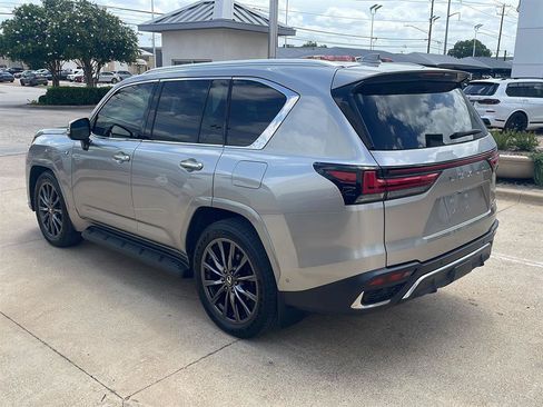 Used 2025 Lexus LX 700h F Sport AWD/4WD image 4