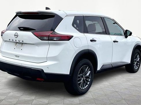 Used 2024 Nissan Rogue S image 5