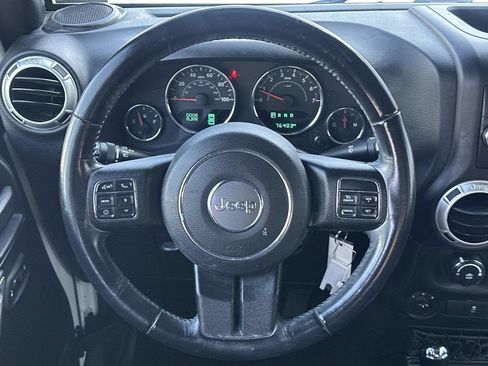 Used 2018 Jeep Wrangler Unlimited Sahara w/ Connectivity Group AWD/4WD image 20