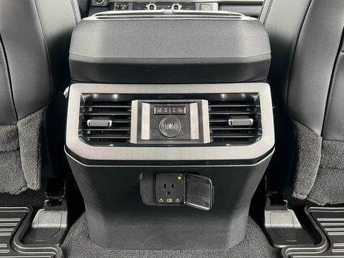 Used 2025 Ford F250 Platinum image 21