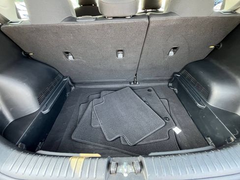 Used 2025 Kia Soul LX w/ LX Technology Package FWD image 31