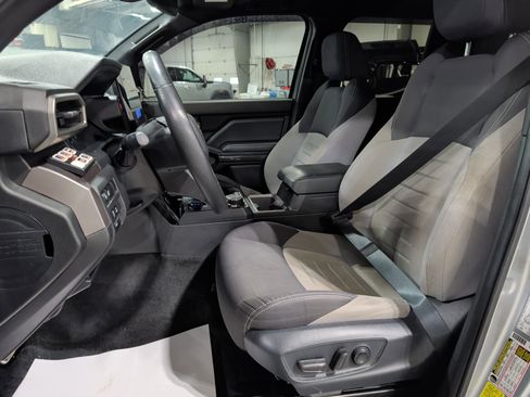 Used 2024 Toyota Tacoma TRD Sport w/ TRD Sport Upgrade Package image 7