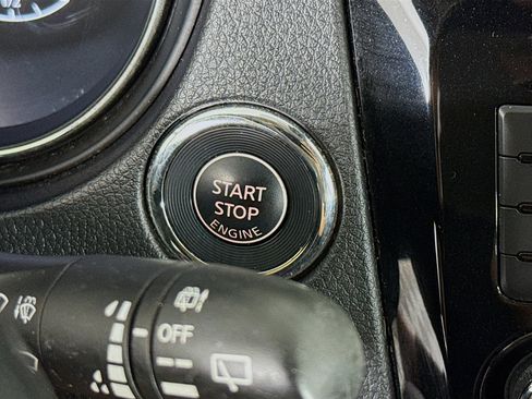 Used 2020 Nissan Rogue Sport SV w/ All-Weather Package AWD/4WD image 19