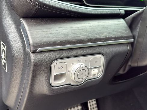 Used 2023 Mercedes-Benz GLS 450 4MATIC image 12