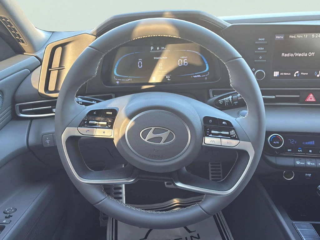 Used 2025 Hyundai Elantra Sport FWD image 23