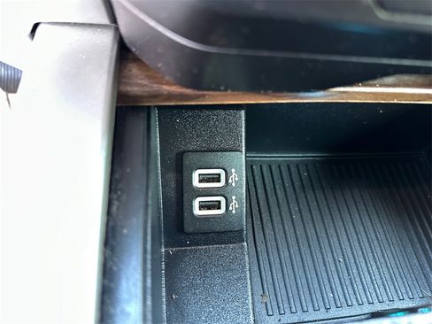 Used 2019 Ford F150 Lariat image 26