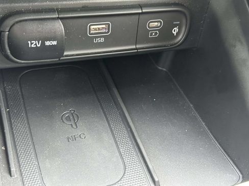 Used 2025 Kia Telluride SX w/ SX Captain's Chair Package AWD/4WD image 22
