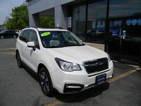 Used 2018 Subaru Forester 2.5i Premium w/ All-Weather Package AWD/4WD image 2