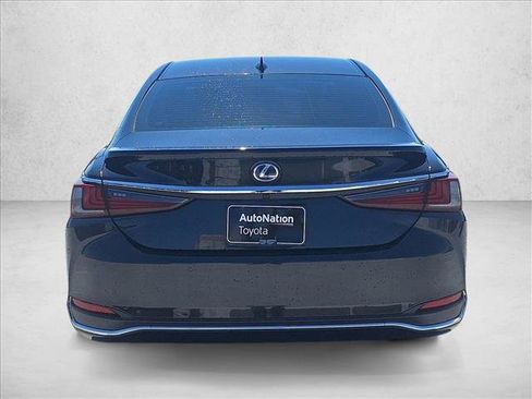 Used 2022 Lexus ES 300h w/ Premium Package FWD image 6