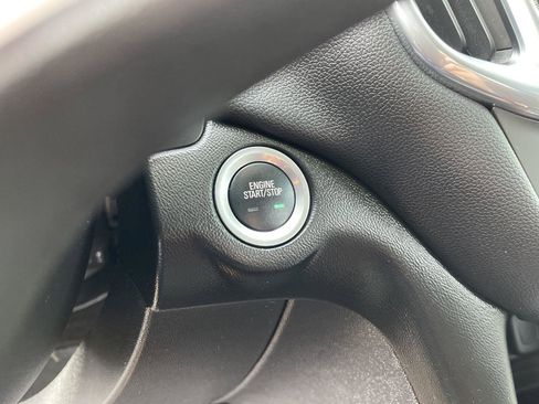 Used 2018 Chevrolet Equinox LT AWD/4WD image 18