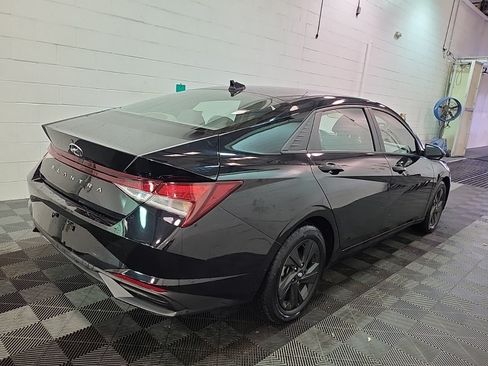 Used 2021 Hyundai Elantra SEL w/ Convenience Package FWD image 6